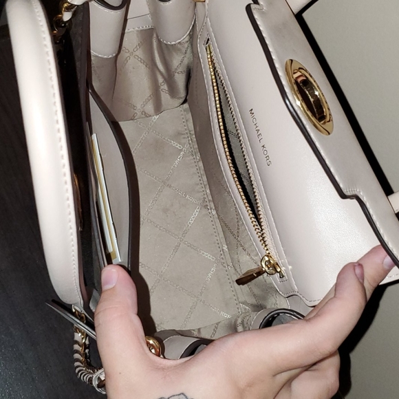 Michael Kors Carmen Satchel - Picture 2 of 4